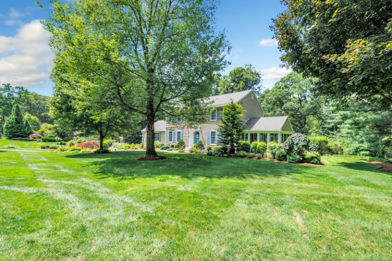 House for Sale in Trumbull CT Real Estate