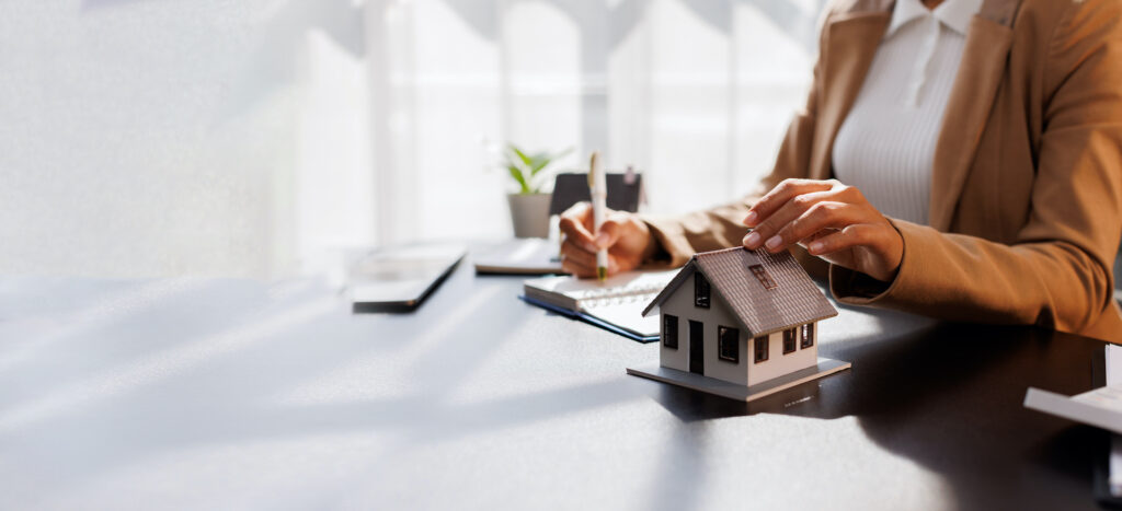Real Estate Broker agent